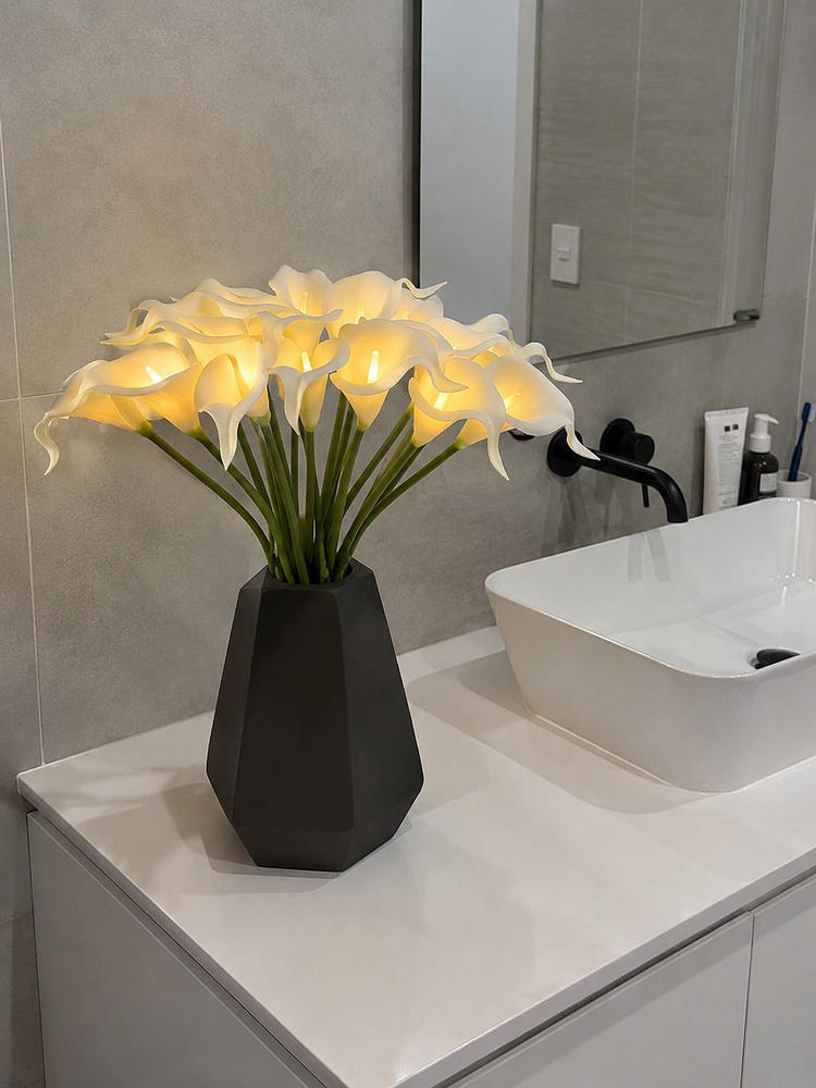 Nord Calla Lily Lighted Bouquet
