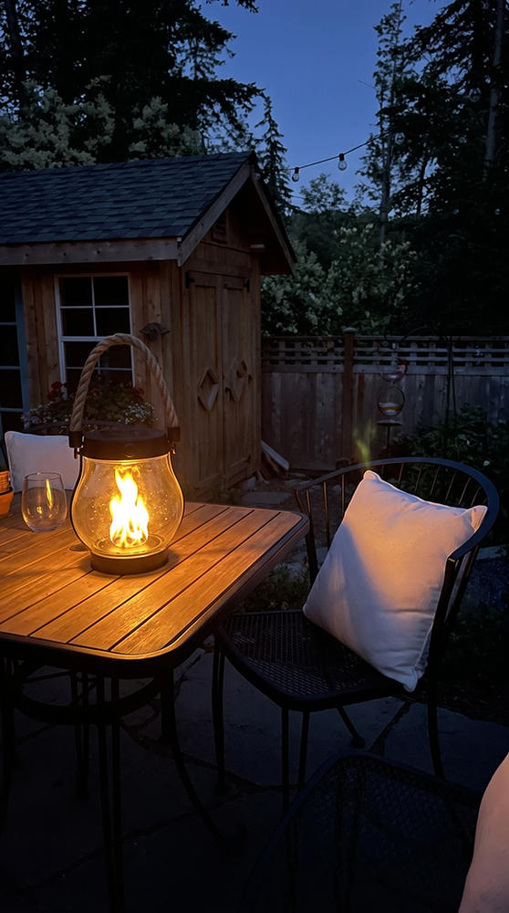 Solar Flame-Effect Lantern