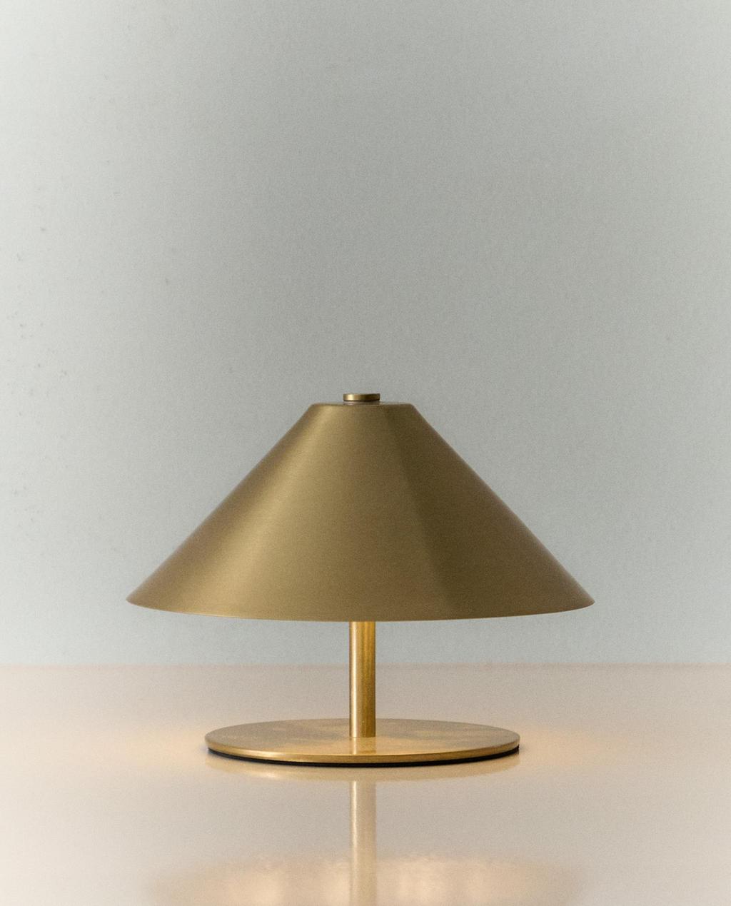 Diora Cordless Metal Table Lamp