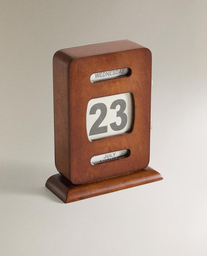 MAISON 23 – Perpetual Wooden Desk Calendar