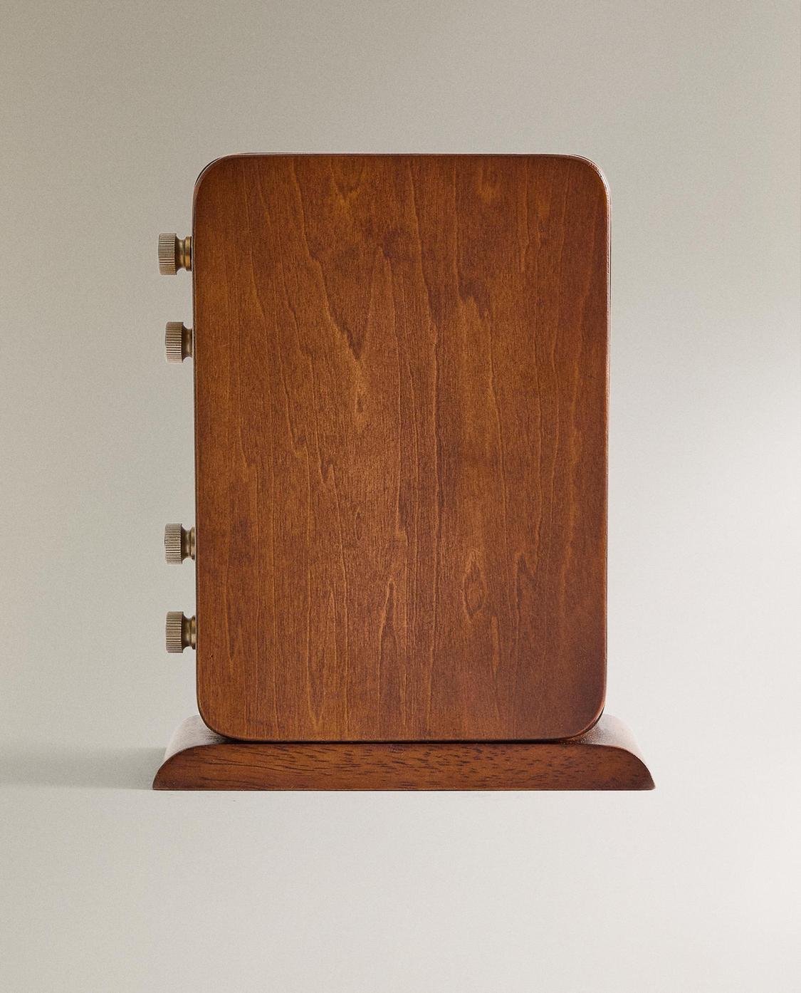 MAISON 23 – Perpetual Wooden Desk Calendar