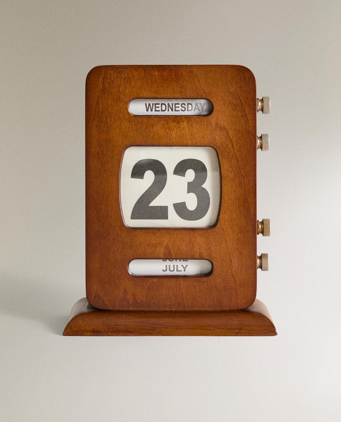 MAISON 23 – Perpetual Wooden Desk Calendar