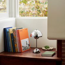 Flowerpot LED Table Lamp