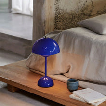 Flowerpot LED Table Lamp