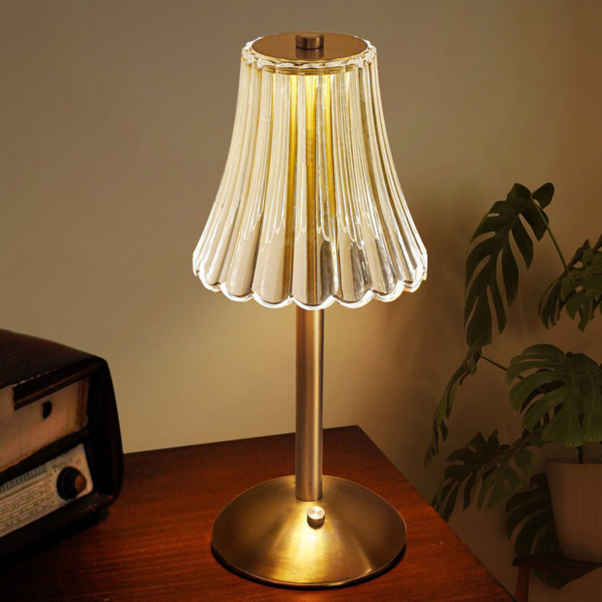 LumaCore Cordless Table Lamp